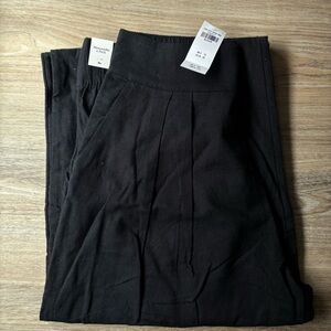 A&F NWT LINEN Pleated Pants